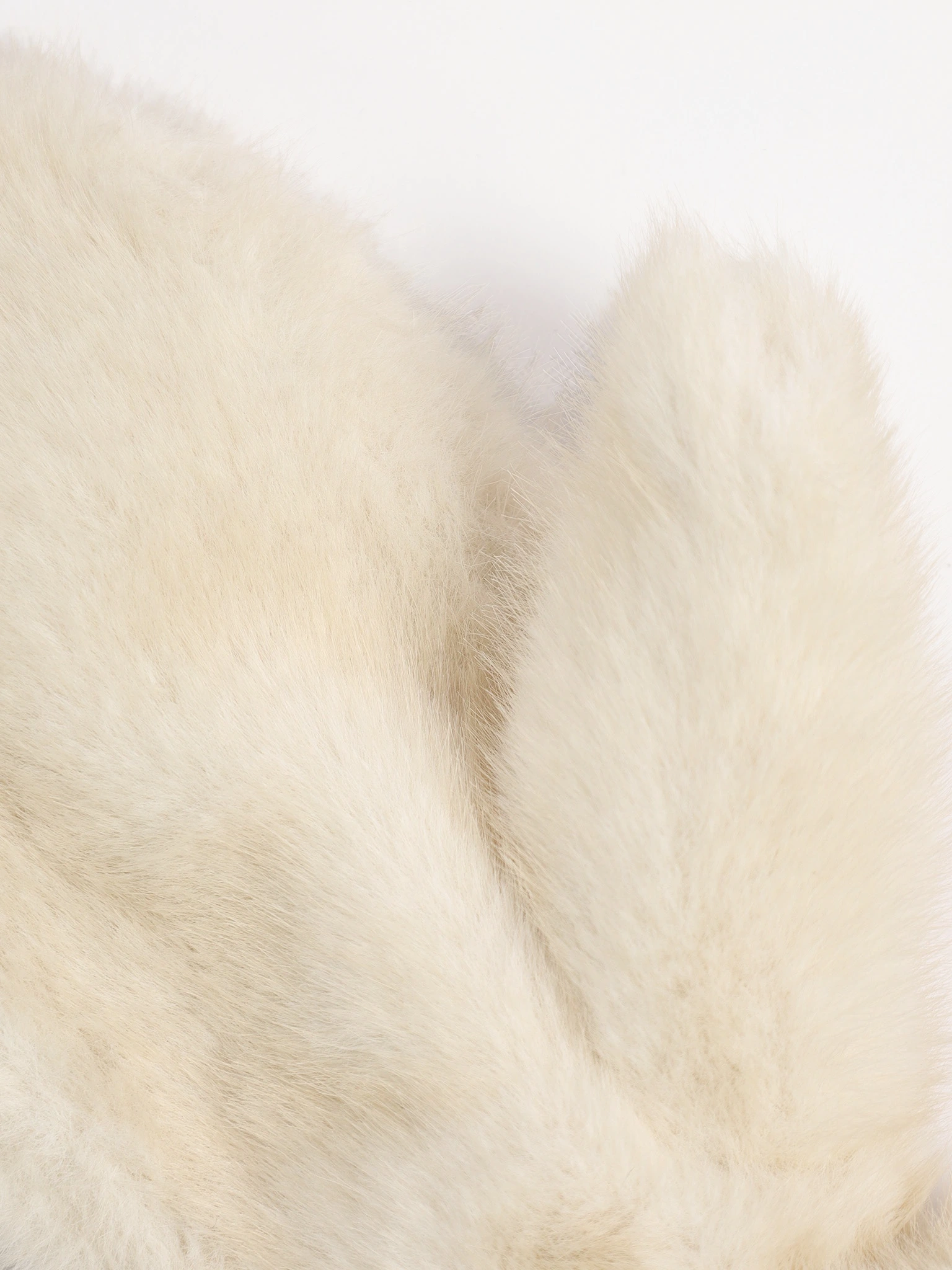 Варежки из искусственного меха в ассортименте